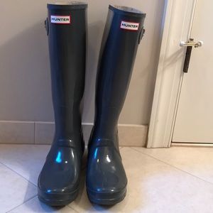 I rarely wear these boots anymore-great condition